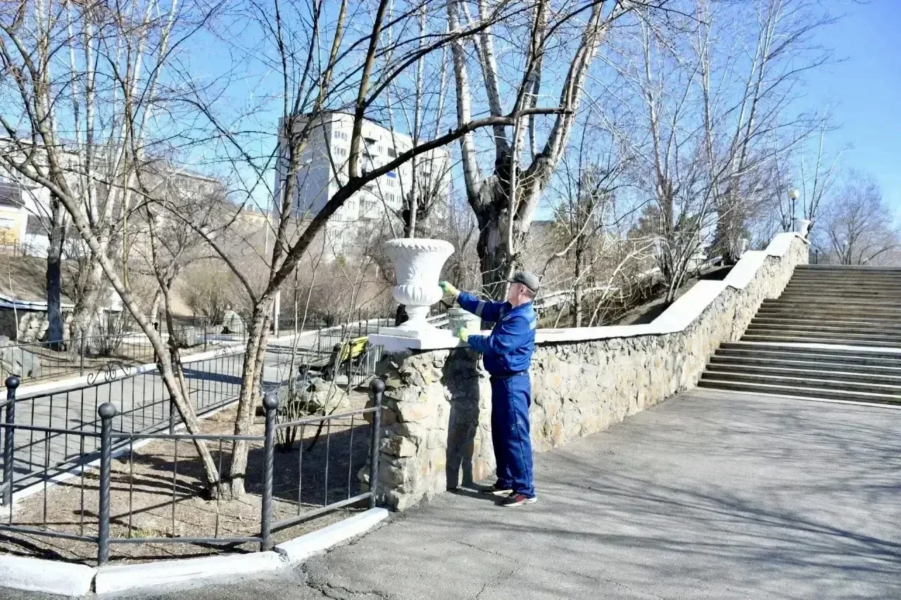 С завтрашнего дня парк Дома офицеров закроют на подготовку к летнему сезону С завтрашнего дня парк Дома офицеров закроют на подготовку к летнему сезону