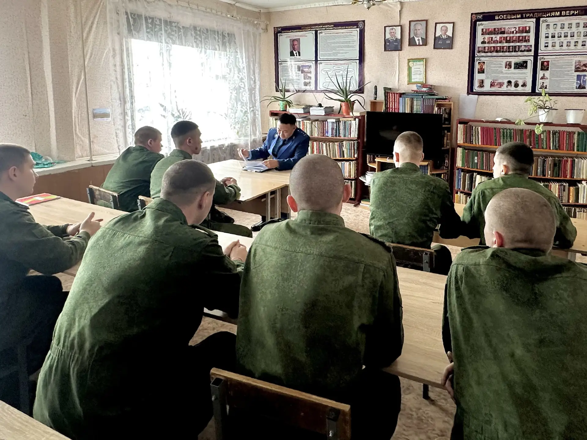 Прокуратура Калганского района провела выездной личный прием жителей приграничного села Бура Прокуратура Калганского района провела выездной личный прием жителей приграничного села Бура