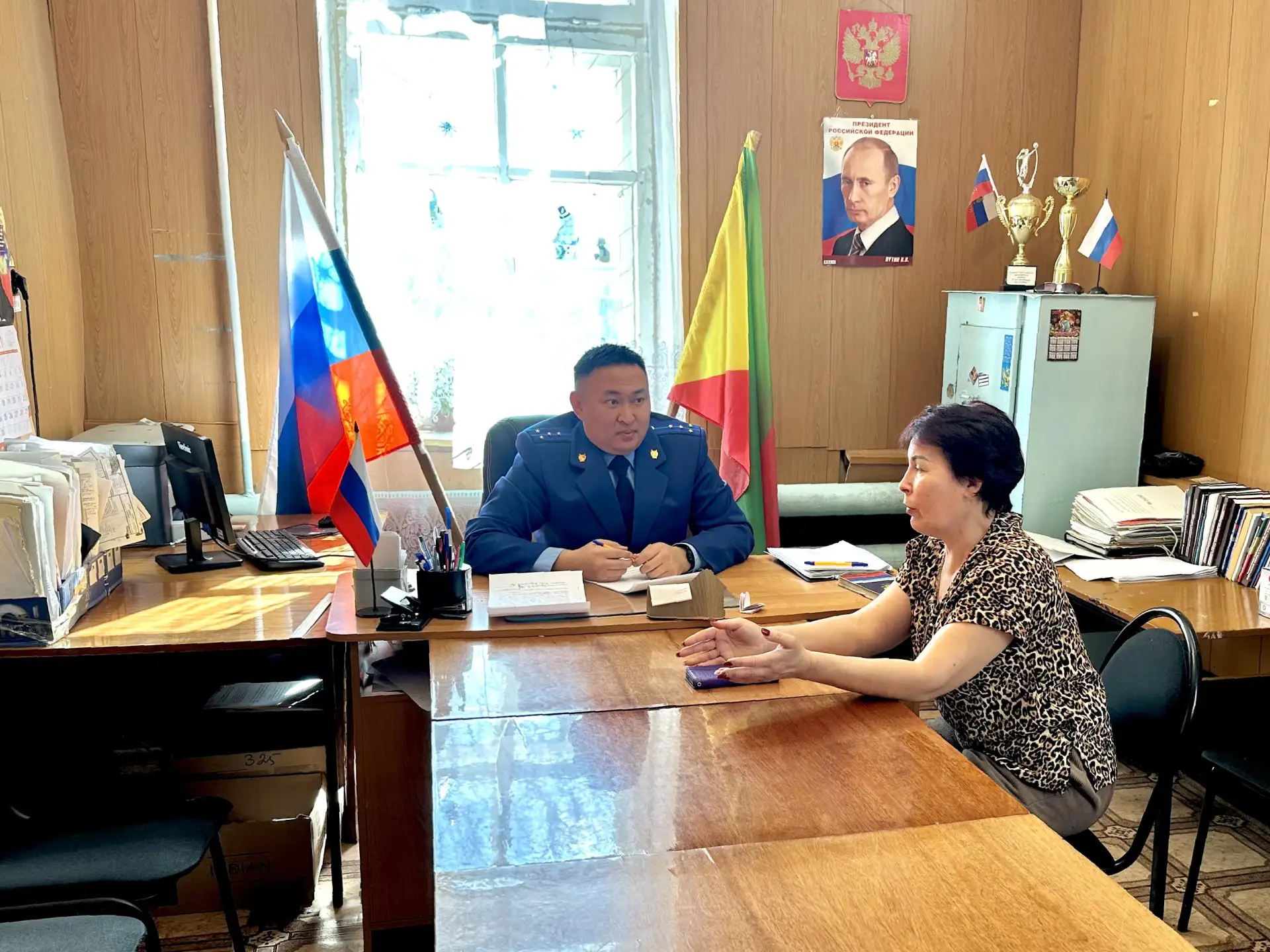 Прокуратура Калганского района провела выездной личный прием жителей приграничного села Бура Прокуратура Калганского района провела выездной личный прием жителей приграничного села Бура