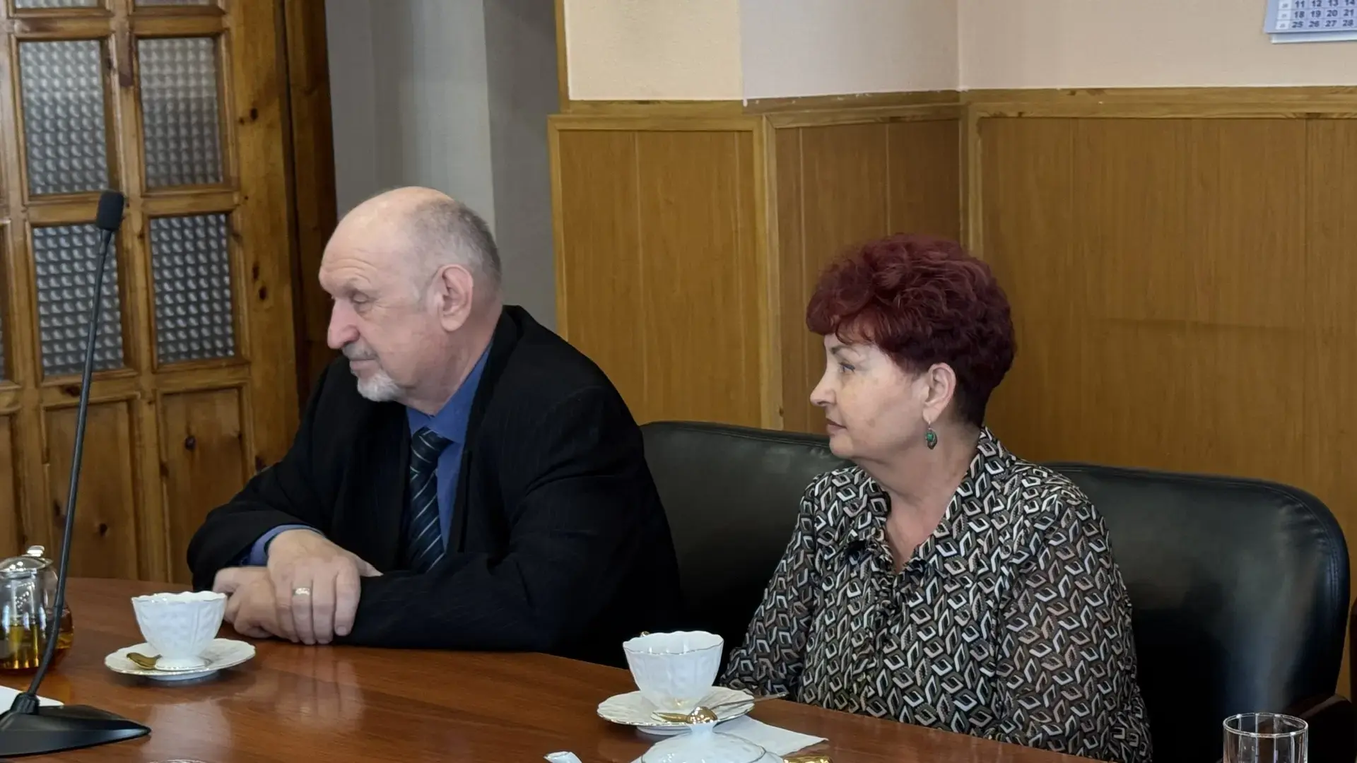 Признание заслуг: в городской администрации Читы чествовали ветеранов органов внутренних дел Признание заслуг: в городской администрации Читы чествовали ветеранов органов внутренних дел