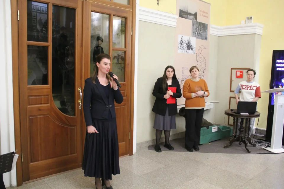 Инна Щеглова: «Подвиг Родины моей». Выставка с таким названием, посвящённая 81летию Победы, торжественно открылась сегодня в музейном квартале Читы — между улицами Чкалова и Бабушкина Инна Щеглова: «Подвиг Родины моей». Выставка с таким названием, посвящённая 81летию Победы, торжественно открылась сегодня в музейном квартале Читы — между улицами Чкалова и Бабушкина