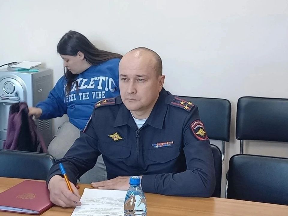 Главный государственный инспектор безопасности дорожного движения Забайкальского края принял участие в заседании региональной Общественной палаты, где обсуждались вопросы обеспечения правопорядка на проезжих частях Главный государственный инспектор безопасности дорожного движения Забайкальского края принял участие в заседании региональной Общественной палаты, где обсуждались вопросы обеспечения правопорядка на проезжих частях