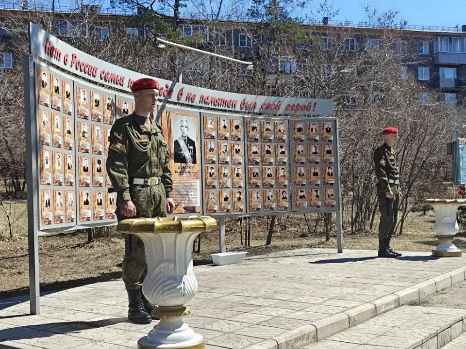 Жители микрорайона «Северный» провели митинг в честь празднования годовщины Великой Победы Жители микрорайона «Северный» провели митинг в честь празднования годовщины Великой Победы