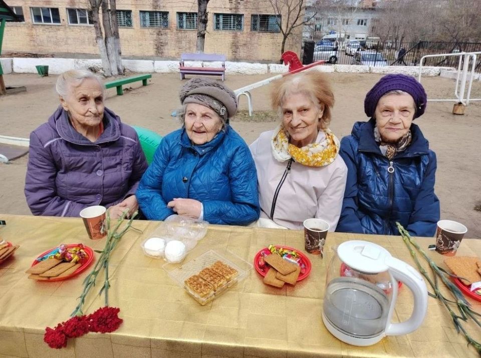 Министр финансов Забайкалья Вера Антропова поздравила детей войны в Чите с Днём Победы Министр финансов Забайкалья Вера Антропова поздравила детей войны в Чите с Днём Победы