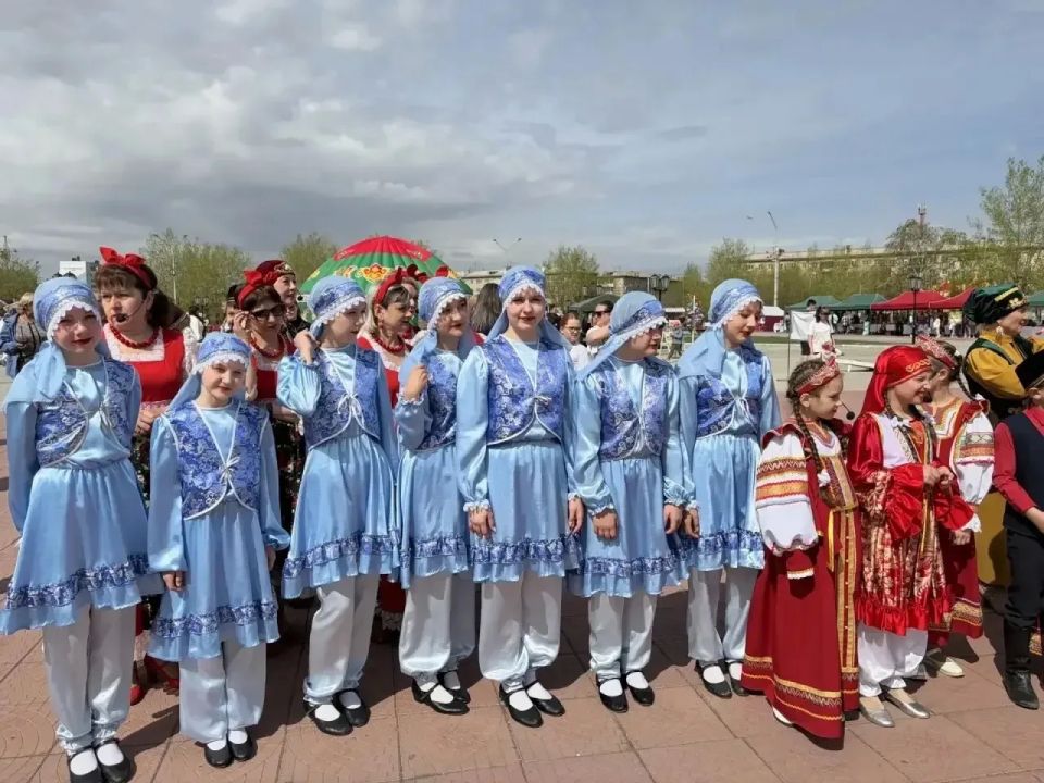 Праздник весны и единства «Сабантуй» проходит сегодня на площади Труда в посёлке Текстильщиков Праздник весны и единства «Сабантуй» проходит сегодня на площади Труда в посёлке Текстильщиков