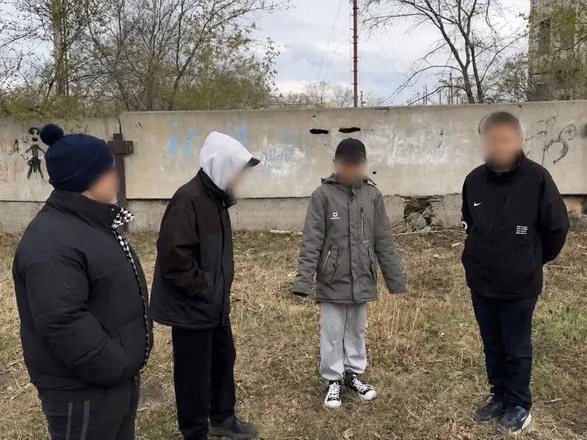 Подростки подожгли сухую траву в Борзе