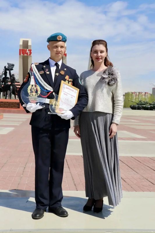 Инна Щеглова: На Мемориале боевой и трудовой славы забайкальцев прошел традиционный Смотр песни и строя Почетных караулов школ краевого центра, а также состоялось закрытие Вахты Памяти в уходящем учебном году Инна Щеглова: На Мемориале боевой и трудовой славы забайкальцев прошел традиционный Смотр песни и строя Почетных караулов школ краевого центра, а также состоялось закрытие Вахты Памяти в уходящем учебном году