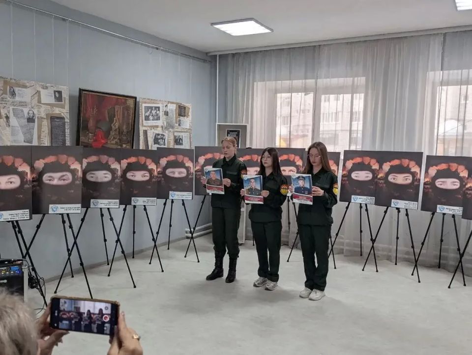 20 мая 2026 года в художественной галерее Читы прошла встреча «Посмотри в глаза героям» — мероприятие для сохранения памяти о подвиге защитников Отечества 20 мая 2026 года в художественной галерее Читы прошла встреча «Посмотри в глаза героям» — мероприятие для сохранения памяти о подвиге защитников Отечества