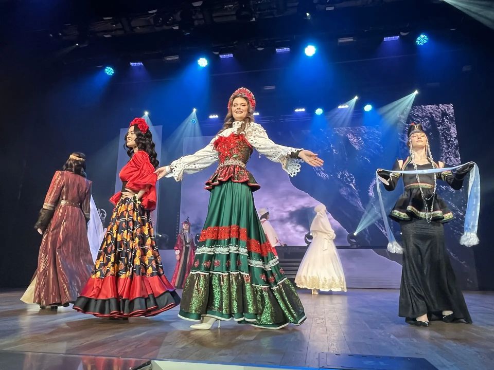 Череду праздничных мероприятий, посвященных празднованию Дня города, традиционно начинает финал конкурса «Мисс Чита» Череду праздничных мероприятий, посвященных празднованию Дня города, традиционно начинает финал конкурса «Мисс Чита»