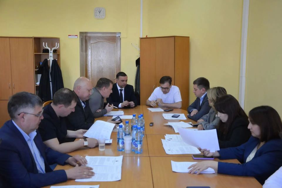 Сегодня, 27 мая, состоялось совместное заседание двух профильных комитетов Думы Читы, возглавляемых Яной Конопасевич и Никитой Ждановым Сегодня, 27 мая, состоялось совместное заседание двух профильных комитетов Думы Читы, возглавляемых Яной Конопасевич и Никитой Ждановым