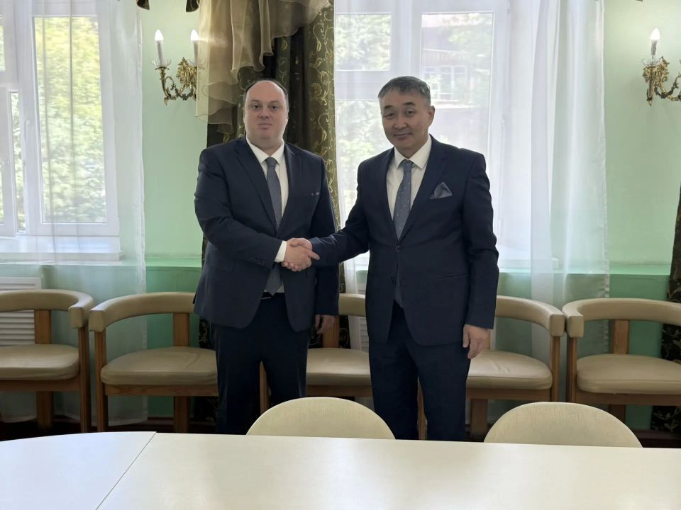 Укрепление международных отношений: Встреча с генконсулом Монголии прошла в региональном Минплане Укрепление международных отношений: Встреча с генконсулом Монголии прошла в региональном Минплане