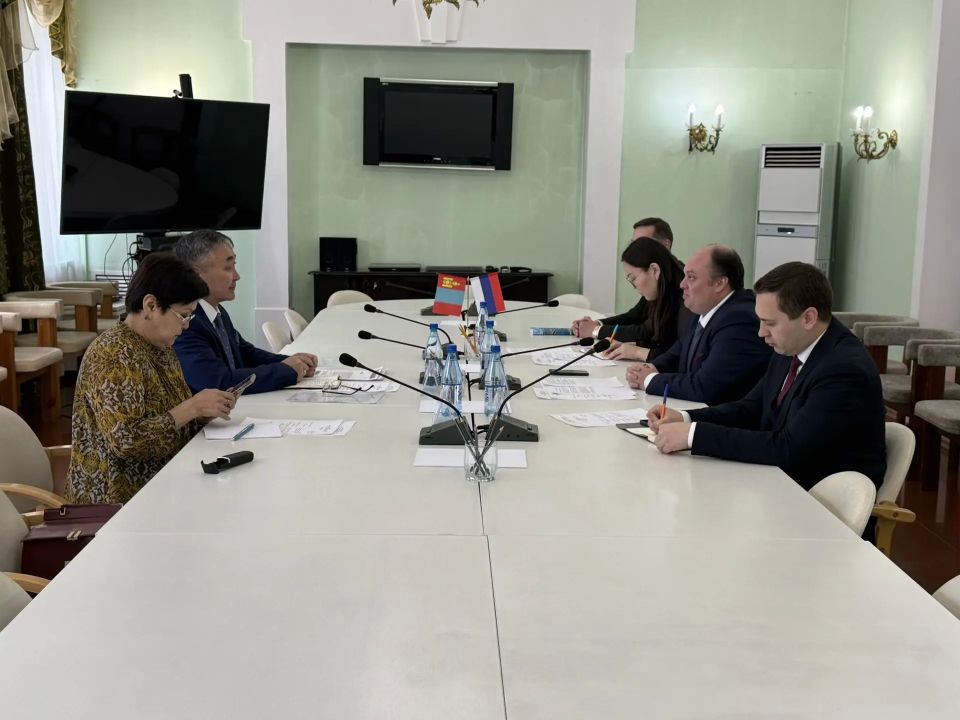 Укрепление международных отношений: Встреча с генконсулом Монголии прошла в региональном Минплане Укрепление международных отношений: Встреча с генконсулом Монголии прошла в региональном Минплане
