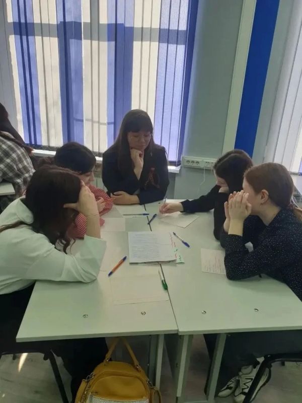 Будущие учителя начальных классов прошли «Педагогический батл» Будущие учителя начальных классов прошли «Педагогический батл»
