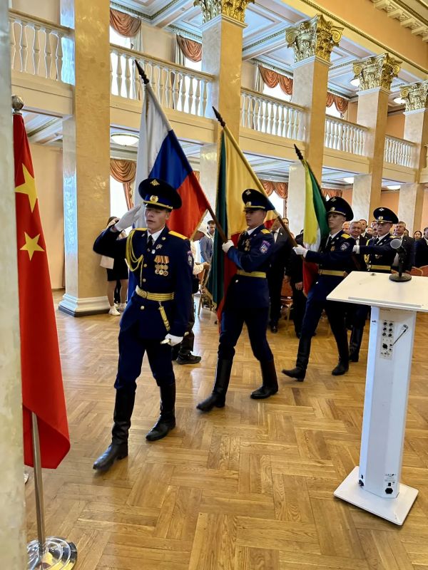 В Доме офицеров Забайкальского края начался торжественный прием делегаций В Доме офицеров Забайкальского края начался торжественный прием делегаций