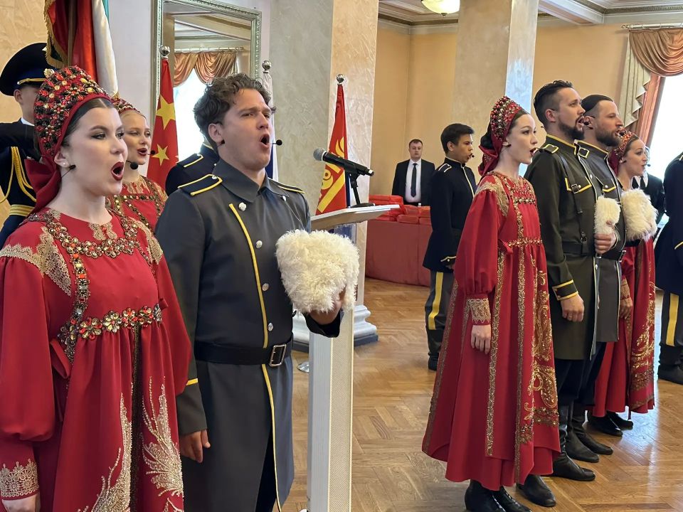 В Доме офицеров Забайкальского края начался торжественный прием делегаций В Доме офицеров Забайкальского края начался торжественный прием делегаций