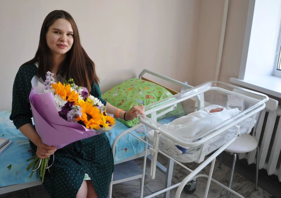 Человек родился — значит в Чите стало больше счастливых людей, тех, кто ждал появления этого маленького человека на свет Человек родился — значит в Чите стало больше счастливых людей, тех, кто ждал появления этого маленького человека на свет