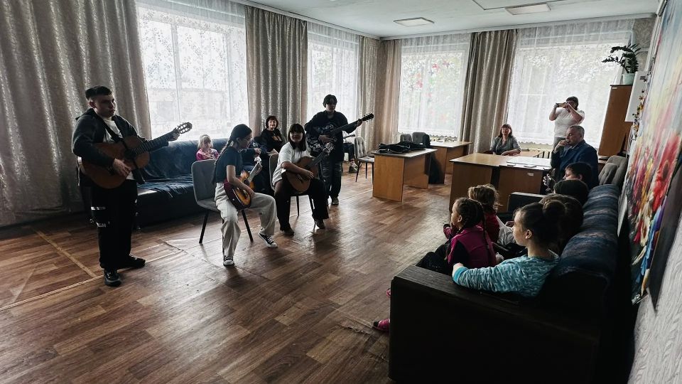 Прокуратура Забайкалья и ветеранская организация поздравила с Международным днем защиты детей подшефный детский центр в Улетах Прокуратура Забайкалья и ветеранская организация поздравила с Международным днем защиты детей подшефный детский центр в Улетах