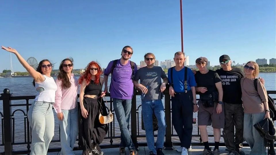 Артисты Забайкальской краевой филармонии показали постановку о деревянном мальчике Буратино в городе Благовещенске Амурской области Артисты Забайкальской краевой филармонии показали постановку о деревянном мальчике Буратино в городе Благовещенске Амурской области