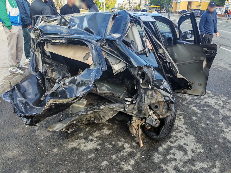 Водителя Mercedes задержали за смертельное ДТП возле Дома офицеров в Чите Водителя Mercedes задержали за смертельное ДТП возле Дома офицеров в Чите