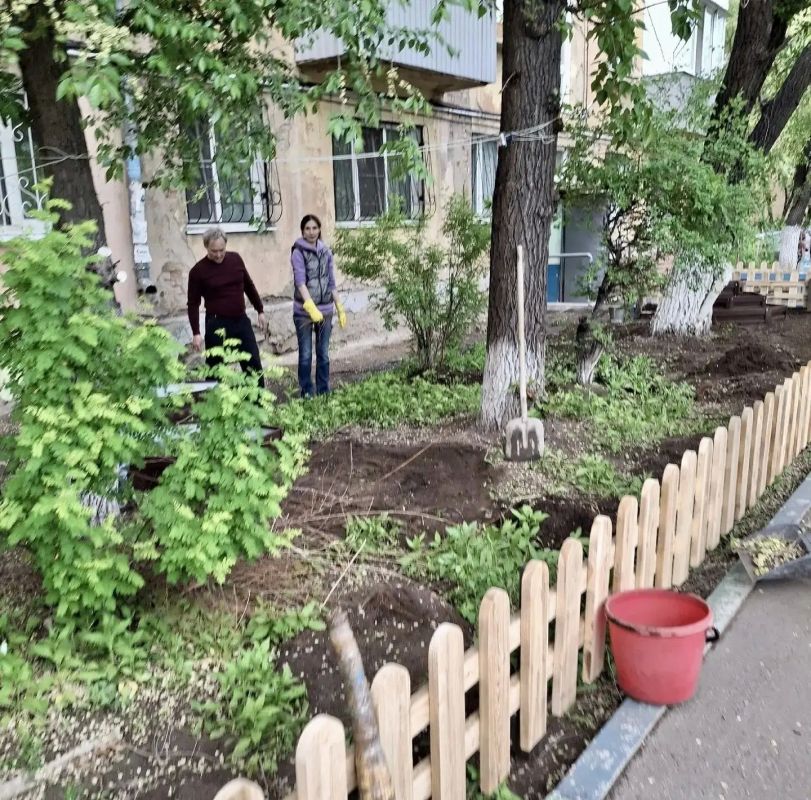 ТОС «Феникс», который появился при содействии депутата Романа Беломестнова, активно благоустраивает свою территорию ТОС «Феникс», который появился при содействии депутата Романа Беломестнова, активно благоустраивает свою территорию