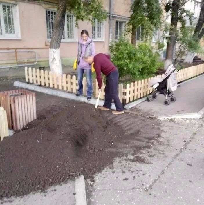 ТОС «Феникс», который появился при содействии депутата Романа Беломестнова, активно благоустраивает свою территорию ТОС «Феникс», который появился при содействии депутата Романа Беломестнова, активно благоустраивает свою территорию