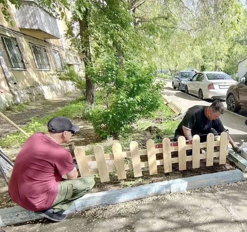 ТОС «Феникс», который появился при содействии депутата Романа Беломестнова, активно благоустраивает свою территорию ТОС «Феникс», который появился при содействии депутата Романа Беломестнова, активно благоустраивает свою территорию