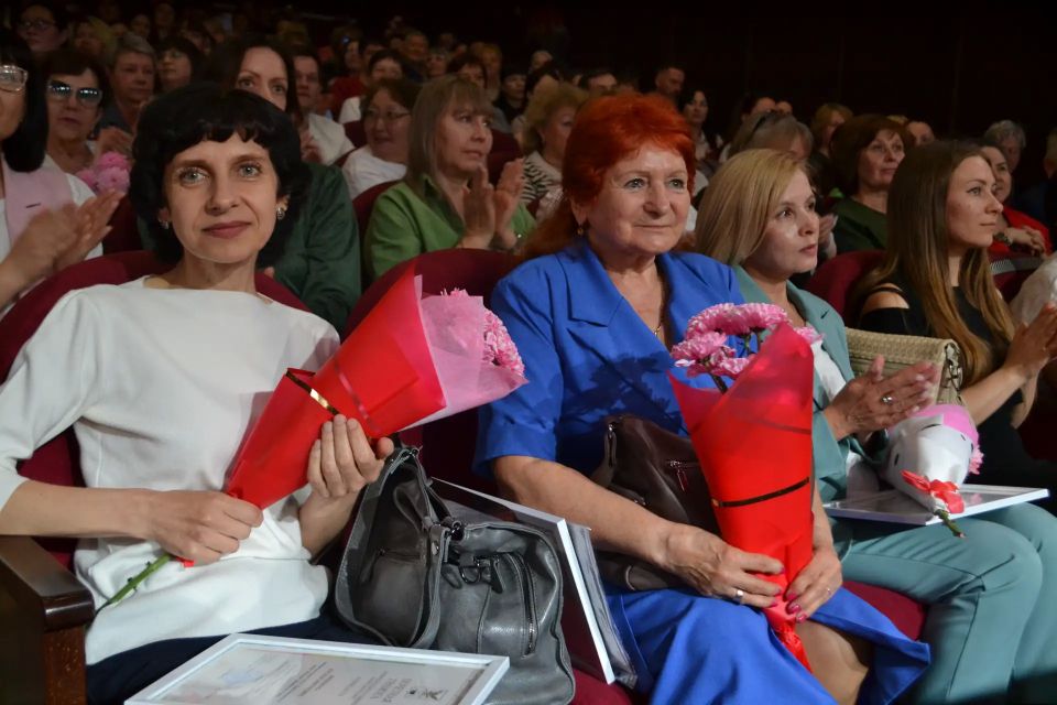 Приказом Министерства социальной и демографической политики Забайкальского края за добросовестный труд и профессионализм награждены сотрудники учреждений социального обслуживания Приказом Министерства социальной и демографической политики Забайкальского края за добросовестный труд и профессионализм награждены сотрудники учреждений социального обслуживания