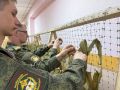 Курсанты военного учебного центра при ЗабГУ вяжут маскировочные сети и сдают донорскую кровь для участников спецоперации