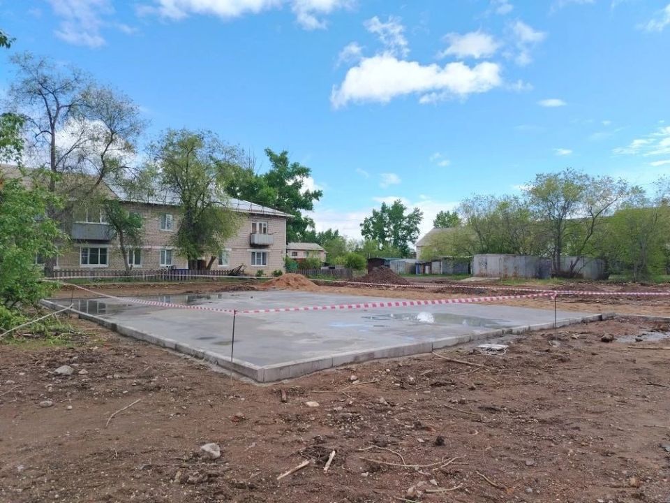 Двор в Приаргунске обновляют в рамках федеральной программы Двор в Приаргунске обновляют в рамках федеральной программы