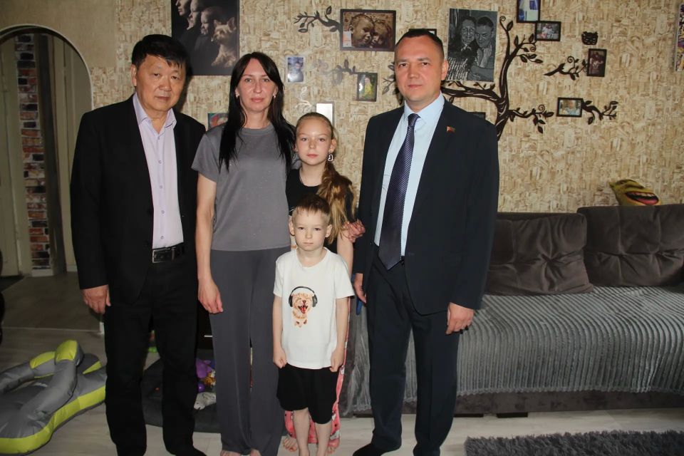 Кон Ен Хва – вдовам участников СВО: Знайте, мы всегда на связи Кон Ен Хва – вдовам участников СВО: Знайте, мы всегда на связи