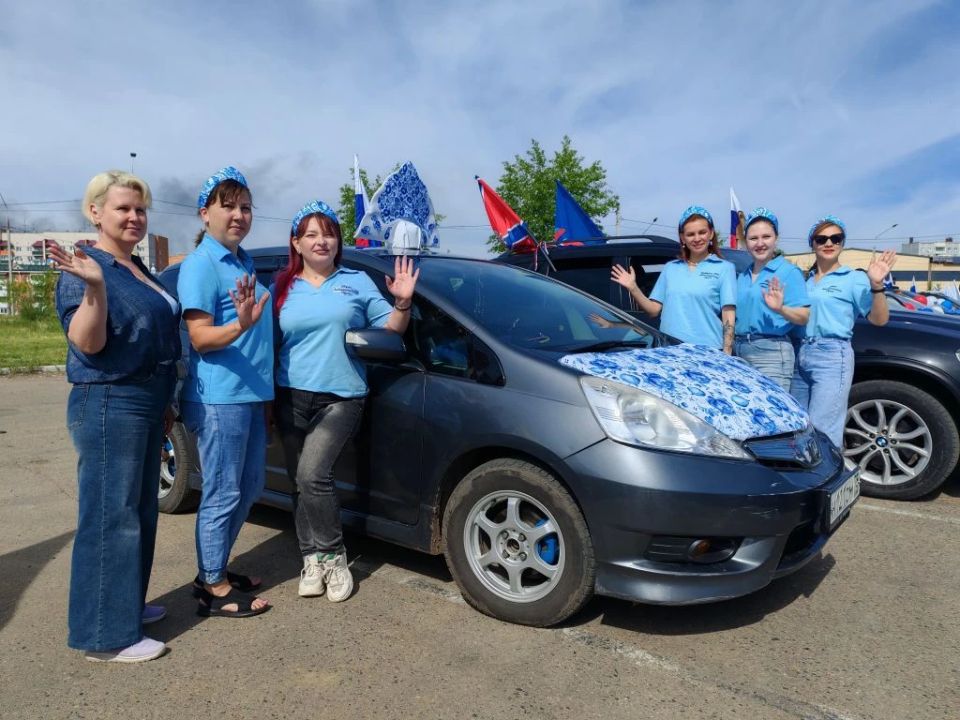 Россия в движении!. Читинцы приняли участие в пятом автопробеге приуроченном к празднованию одного из главных государственных праздников — Дня России Россия в движении!. Читинцы приняли участие в пятом автопробеге приуроченном к празднованию одного из главных государственных праздников — Дня России