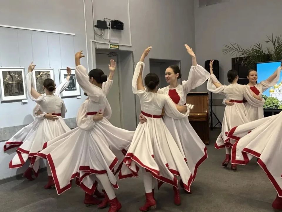 Студенты ЧИ БГУ посетили праздничное мероприятие в Забайкальском краевом художественном музее "Сила духа сквозь века!" Студенты ЧИ БГУ посетили праздничное мероприятие в Забайкальском краевом художественном музее "Сила духа сквозь века!"