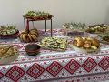 В День России даже столы накрыты в русском стиле