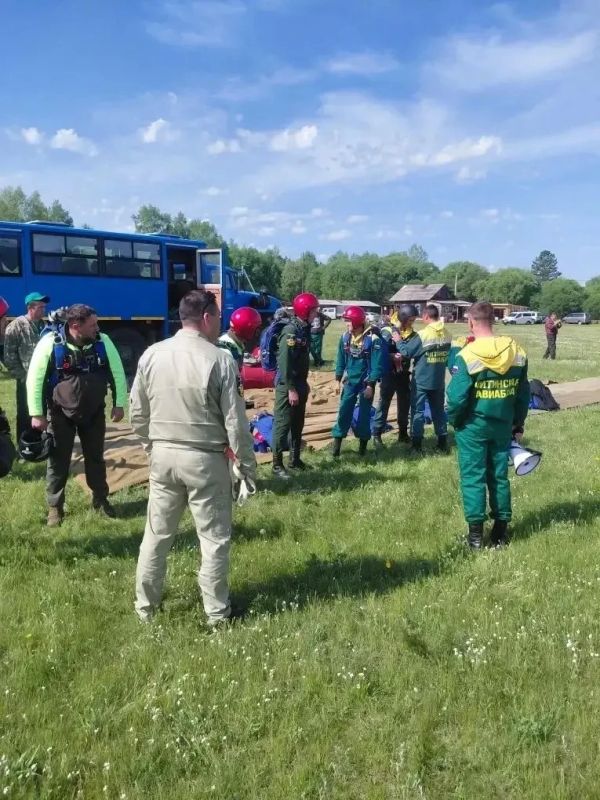 В Хилке проведена воздушная тренировка по перерыву с самолета АН-2 В Хилке проведена воздушная тренировка по перерыву с самолета АН-2