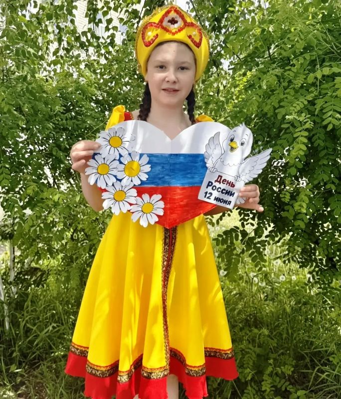 В преддверии Дня России в Сретенском социально-реабилитационном центре для несовершеннолетних имени С.Г. Киргизова прошла акция «Первые Детского Дома» В преддверии Дня России в Сретенском социально-реабилитационном центре для несовершеннолетних имени С.Г. Киргизова прошла акция «Первые Детского Дома»