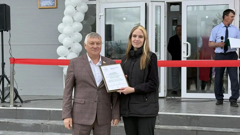 Новый физкультурно-оздоровительный комплекс открыли в Кыре Новый физкультурно-оздоровительный комплекс открыли в Кыре
