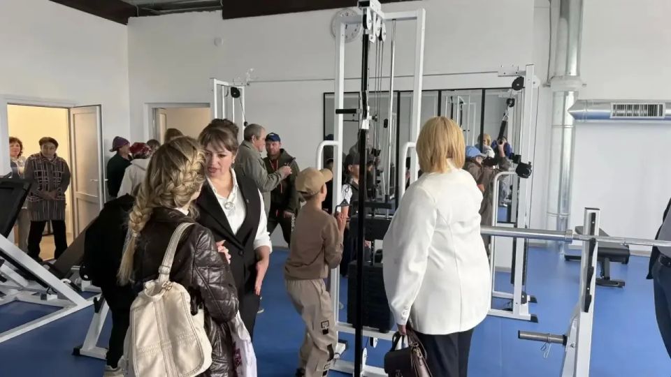 В Кыре открыли физкультурно-оздоровительный комплекс В Кыре открыли физкультурно-оздоровительный комплекс