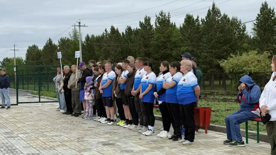 В Кыре открыли физкультурно-оздоровительный комплекс В Кыре открыли физкультурно-оздоровительный комплекс