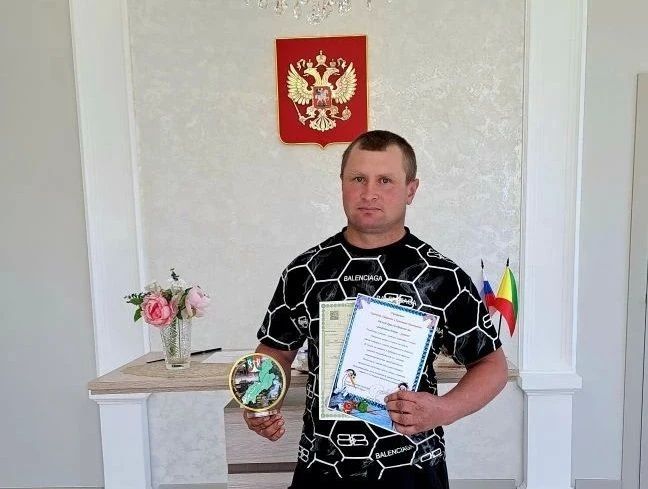 Свадьба в бурятском стиле, вручение паспортов и поздравление с новорожденным - сотрудники ЗАГС поздравили забайкальцев с днем России Свадьба в бурятском стиле, вручение паспортов и поздравление с новорожденным - сотрудники ЗАГС поздравили забайкальцев с днем России