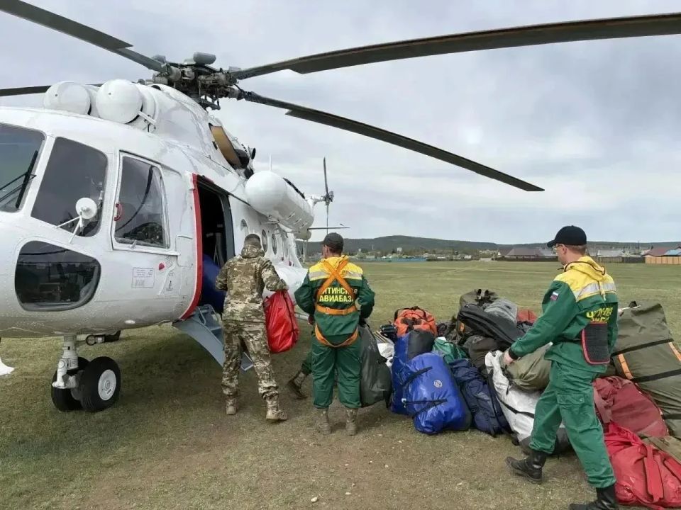Забайкальские пожарные-десантники отправились на помощь в Красноярский край Забайкальские пожарные-десантники отправились на помощь в Красноярский край