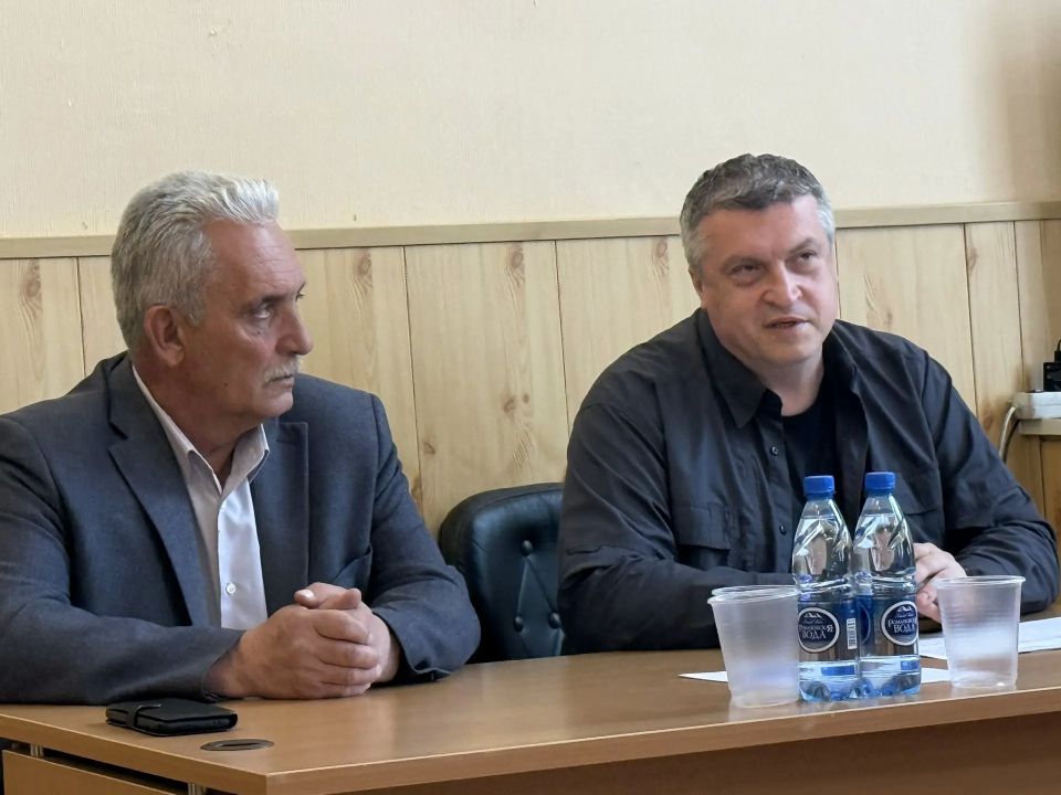 Встреча проходит под председательством зампреда правительства региона Павла Волкова