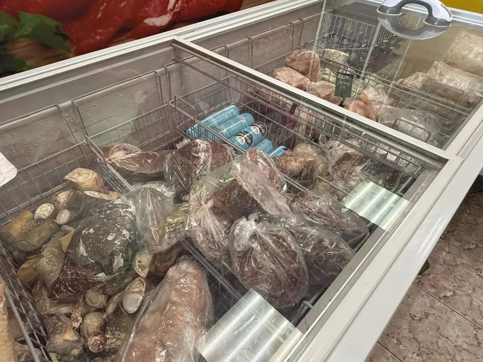 Семейный, вкусный, добрый бизнес: супруги Бронниковы из Забайкальска создали «Мясную лавку» Семейный, вкусный, добрый бизнес: супруги Бронниковы из Забайкальска создали «Мясную лавку»
