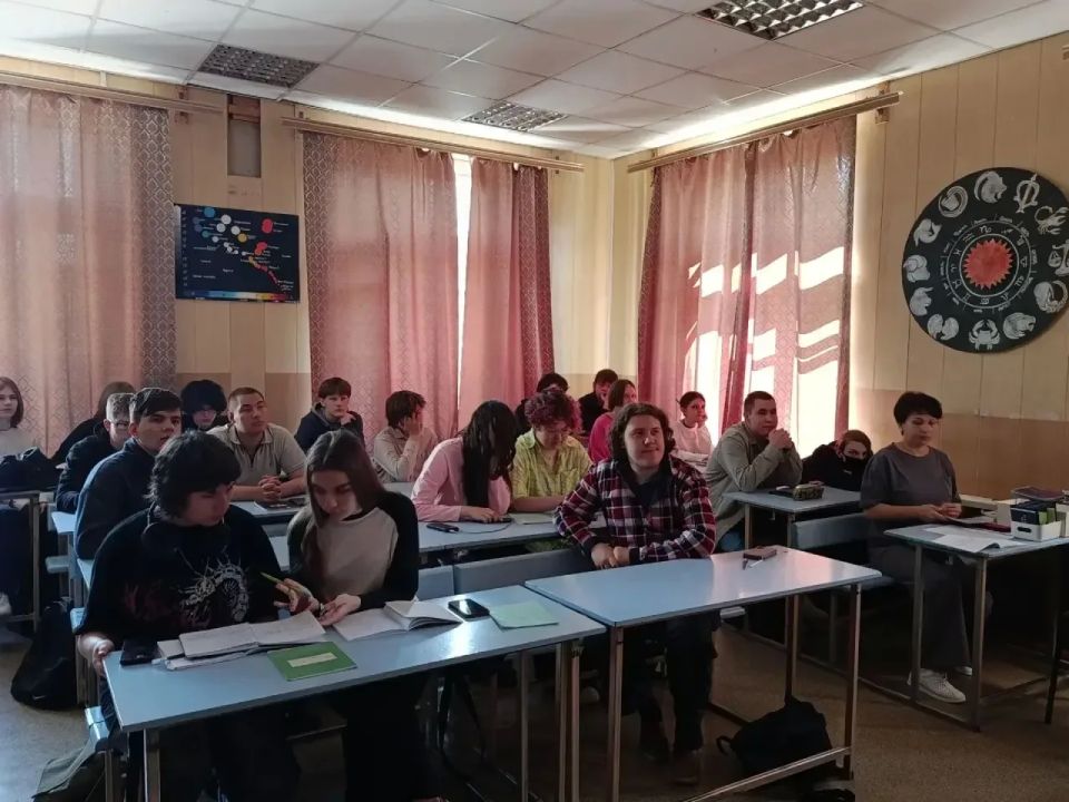 Профилактика финансового мошенничества: полицейский разъяснил студентам риски и последствия дропперства Профилактика финансового мошенничества: полицейский разъяснил студентам риски и последствия дропперства