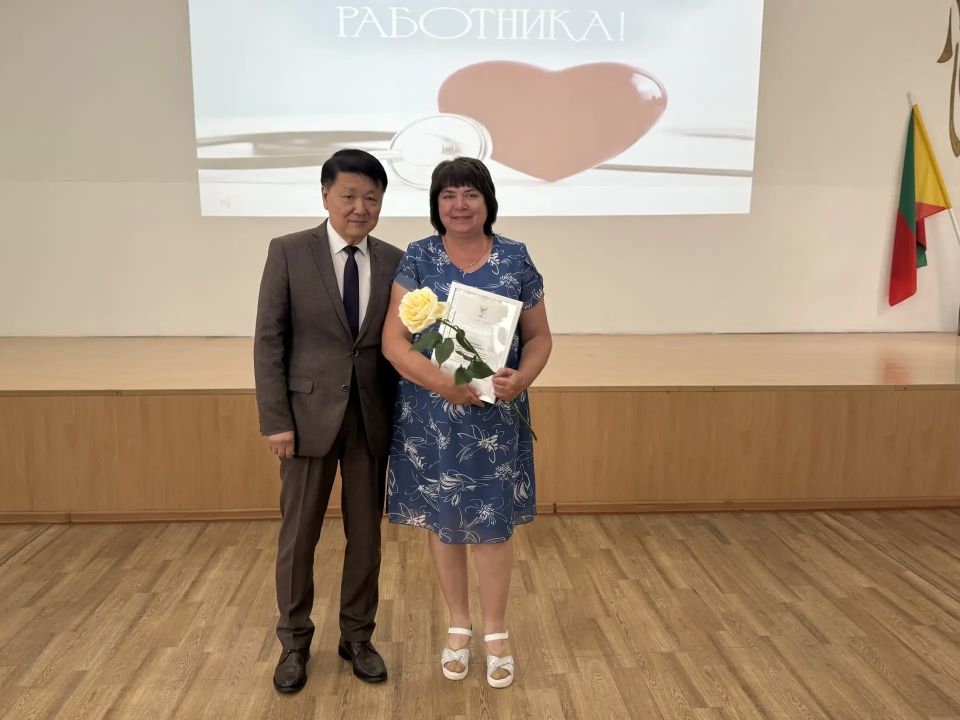 Кон Ен Хва: Медицину невозможно преподавать только по учебникам