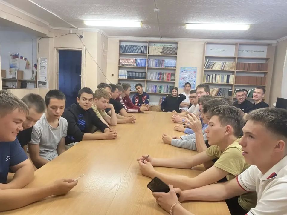 Патриот своей страны. Кто он? Диспут прошёл в Забайкальском транспортном техникуме Патриот своей страны. Кто он? Диспут прошёл в Забайкальском транспортном техникуме