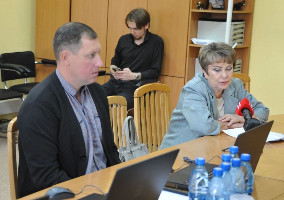 Депутаты комитета городского хозяйства, совместно с представителем прокуратуры Забайкальского края, обсудили вопросы муниципального контроля в различных сферах жизнедеятельности города: жилищной, объектов теплоснабжения, на... Депутаты комитета городского хозяйства, совместно с представителем прокуратуры Забайкальского края, обсудили вопросы муниципального контроля в различных сферах жизнедеятельности города: жилищной, объектов теплоснабжения, на...