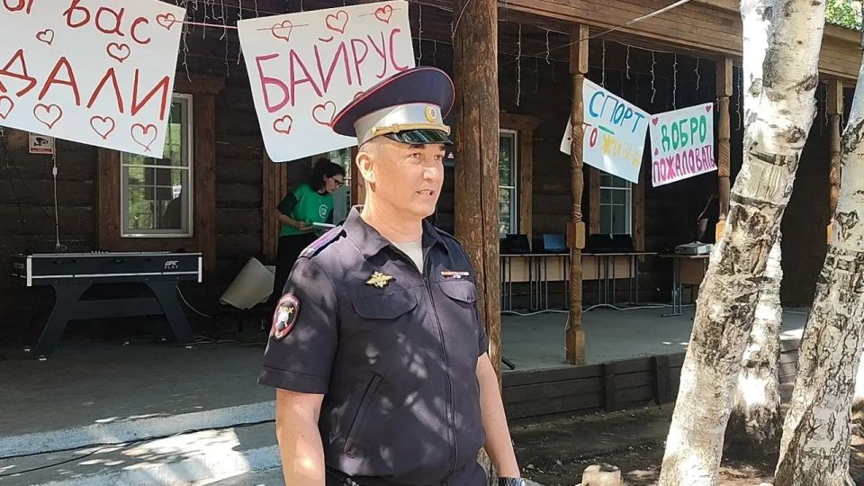 Сотрудники Госавтоинспекциии приняли участие в открытии детской профильной смены в лагере «Байрус