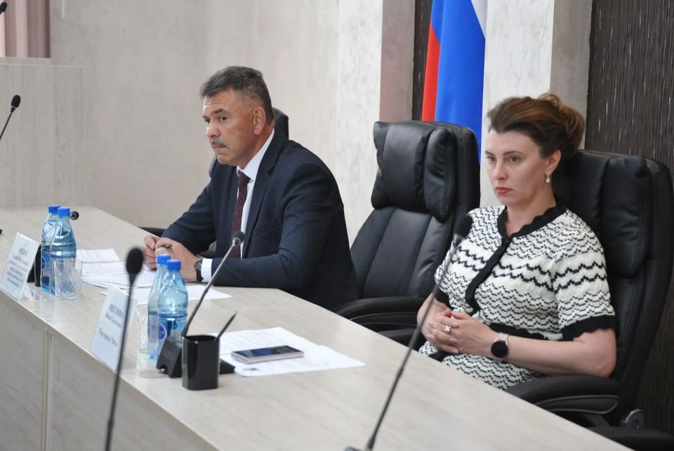 Рабочая встреча с представителями первого состава Молодёжной палаты при Думе городского округа состоялась 18 июня Рабочая встреча с представителями первого состава Молодёжной палаты при Думе городского округа состоялась 18 июня