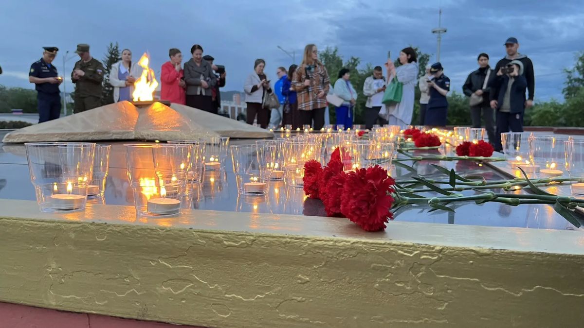 Памятная акция «Свеча памяти» прошла в Чите Памятная акция «Свеча памяти» прошла в Чите