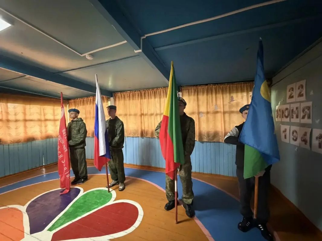 В лагере «Республика Дружных» почтили память героев Великой Отечественной войны В лагере «Республика Дружных» почтили память героев Великой Отечественной войны